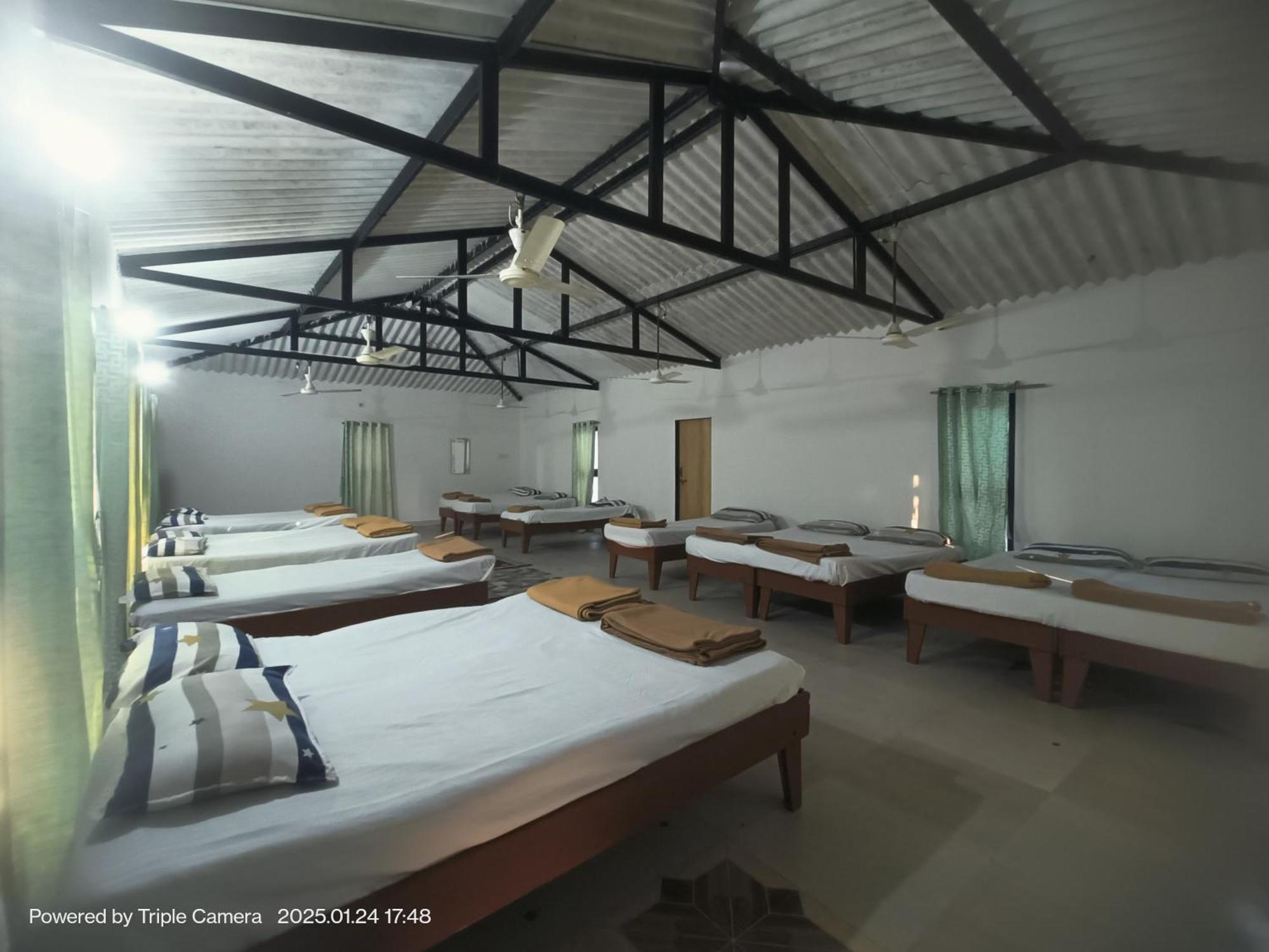 Gir County Resort غابة غير الغرفة الصورة
