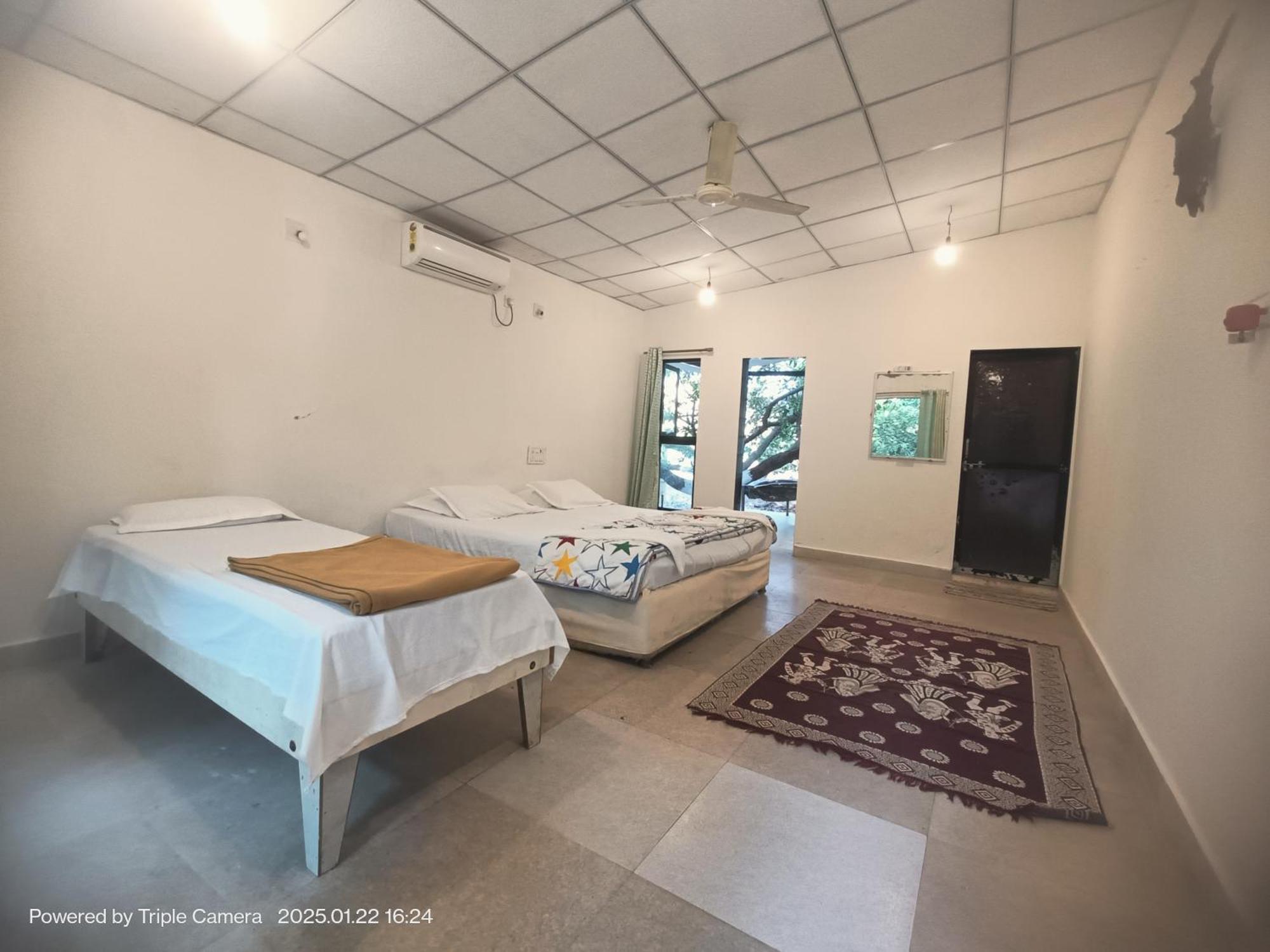 Gir County Resort غابة غير الغرفة الصورة